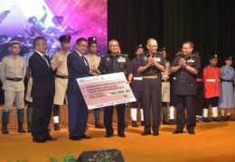 Caretaker MB Ahmad Razif gave RM100,000 to Tabung Amanah Warisan Polis (TAWP), a yearly contribution of RM50,000 to Persatuan Kebajikan Polis (Perkep), RM400 for every police family and RM200 for every single officer.